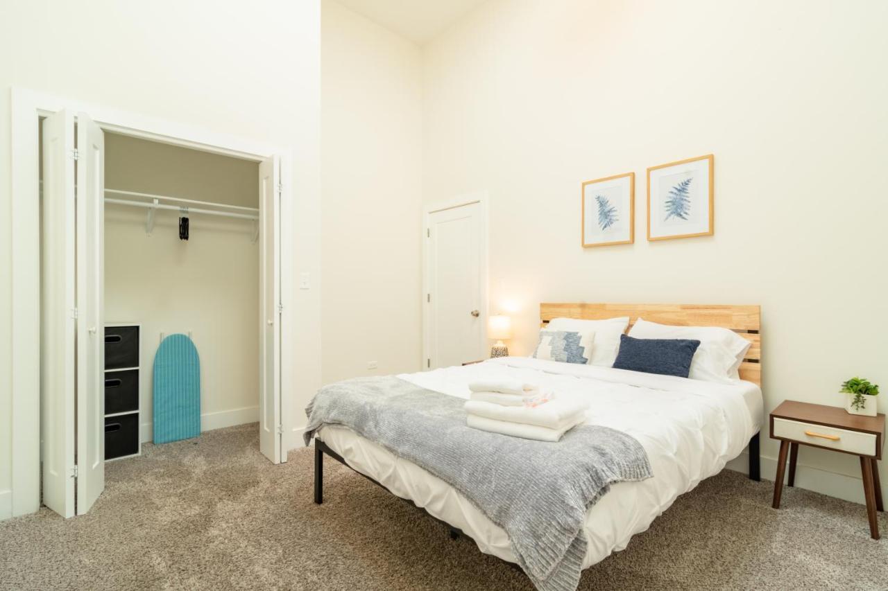 Mccormick Place 420 Friendly 3br-2ba In Downtown With Optional Parking For 8 Guests Apartment *